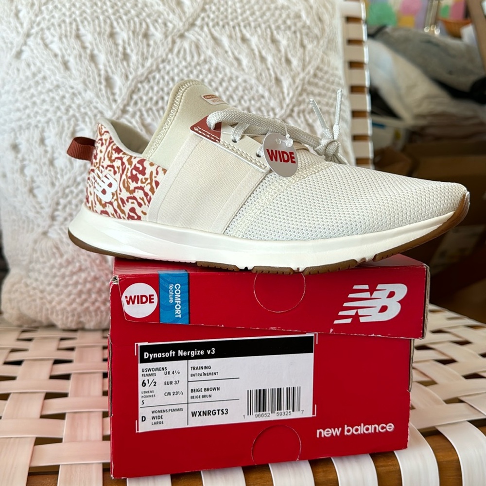 New Balance Sneakers Beige Brown 6.5D